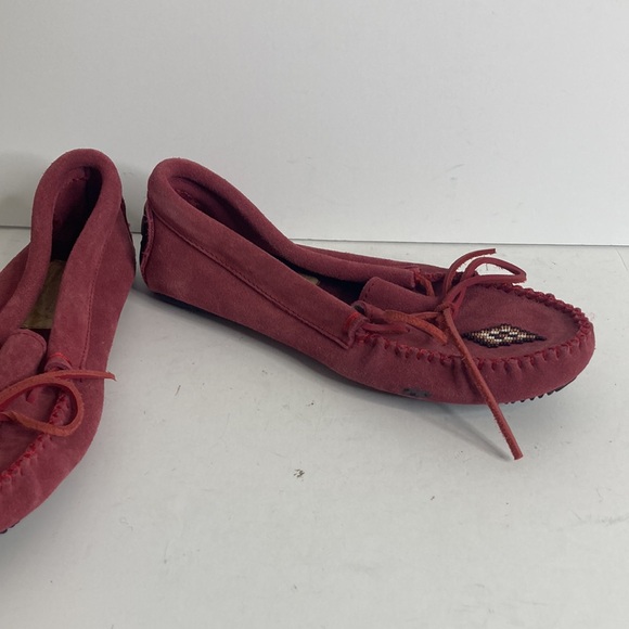 Manitobah Moccasins Womens 7 Pink Red Suede Slip On Loafers Aboriginal Beaded - Picture 12 of 13